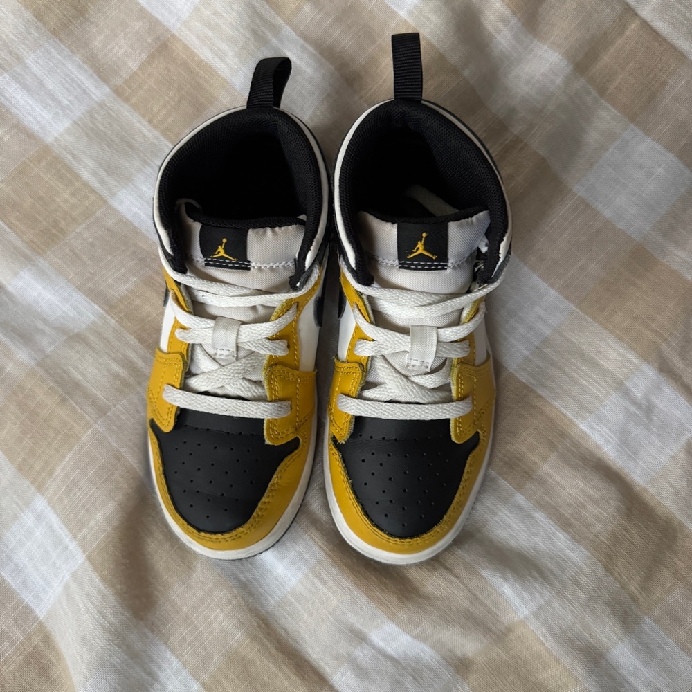 Nike Air Jordan 1 Mid Little Kids Size 10C - Yellow Ochre/Black-White - Picture 5 of 8